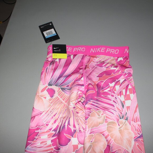 Pink Nike Pro Athletic Capris Size Medium New - Picture 5 of 5